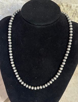 Basic Navajo Pearl Necklace